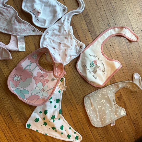 Bundle of baby bibs drool cloths - Picture 4 of 4